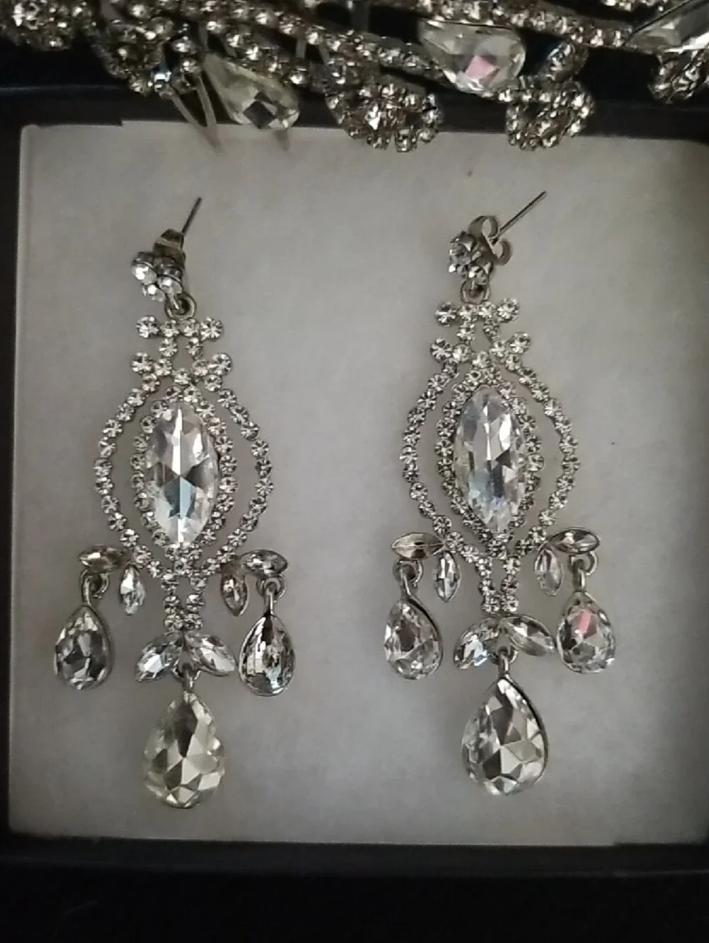 Mariell Silver Crystal Bridal Hair Comb with Matching Earrings